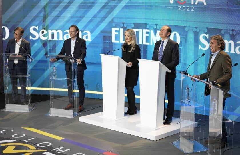 El último debate presidencial colombiano pone sobre la mesa la polarización El último debate presidencial colombiano pone sobre la mesa la polarización