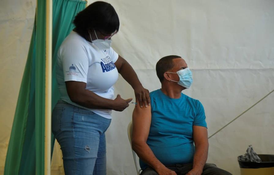 El 86.4 % de la población se ha vacunado con al menos una dosis contra el Covid, Enhogar-2021