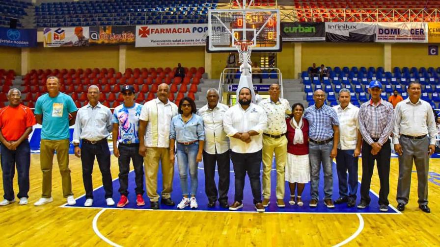 Marineros rinden homenaje a leyendas del baloncesto puertoplateño