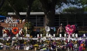 Mezcla de dolor y rabia tras tiroteo en comunidad de Uvalde, Texas