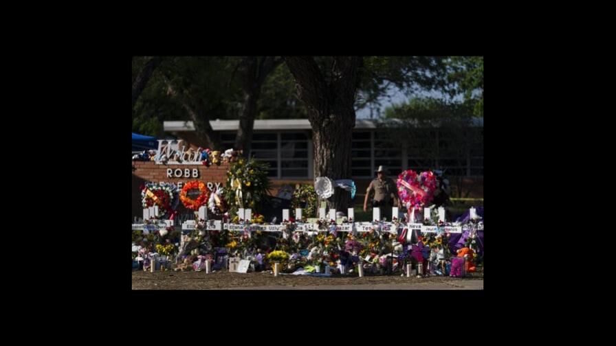 Mezcla de dolor y rabia tras tiroteo en comunidad de Uvalde, Texas Mezcla de dolor y rabia tras tiroteo en comunidad de Uvalde, Texas