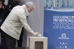 Abren los colegios electorales colombianos para elección de presidente