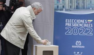 Abren los colegios electorales colombianos para elección de presidente