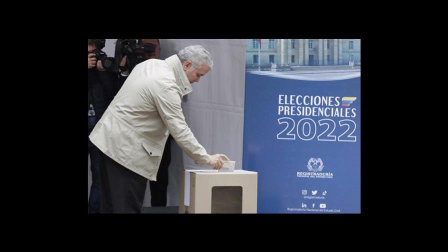 Abren los colegios electorales colombianos para elección de presidente