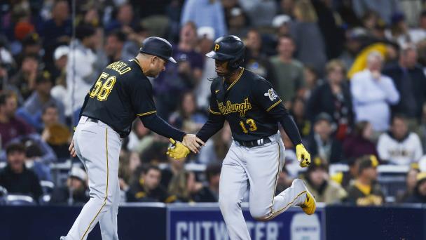 VÍDEO | Piratas ganan a los Padres con jonrón de Hayes en el noveno