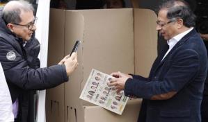 Elecciones Colombia: Gustavo Petro lleg&oacute; a su centro de votaci&oacute;n sin identificaci&oacute;n