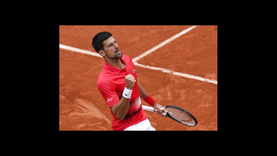 Novak Djokovic elimina a Schwartzman y avanza a 4tos en Francia