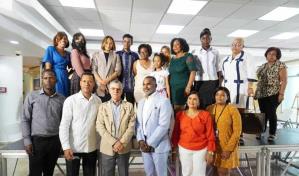 Martín Polanco y Ayuntamiento presentan colección de chacabanas fabricadas por jóvenes de Santo Domingo Este