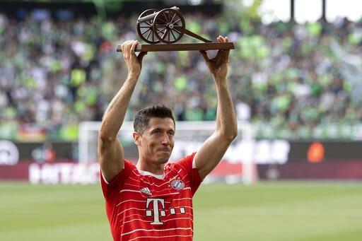 Lewandowski anuncia fin de etapa en Bayern, pero el club lo duda