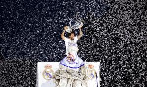 Baño de masas del Real Madrid durante la celebración de la Champions