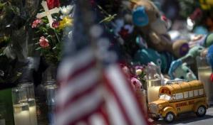 Espacios vac&iacute;os, corazones rotos en dolido pueblo de Texas