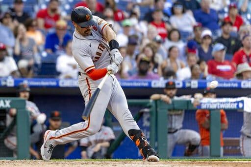 Con jonrón de Casali, Gigantes vencen 5-4 en 10 entradas a Filis Con jonrón de Casali, Gigantes vencen 5-4 en 10 entradas a Filis