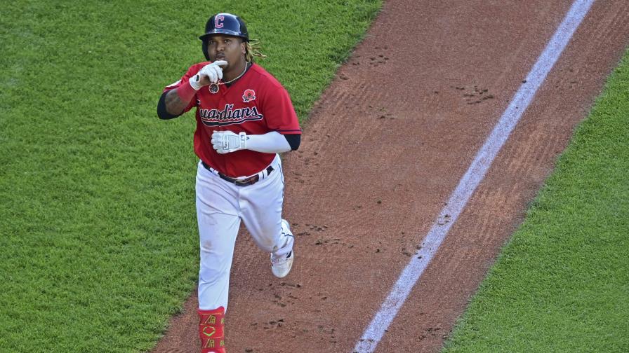 José Ramírez da su jonrón 13 y Guardianes ganan 7-3 a Reales; Giménez pega jonrón José Ramírez da su jonrón 13 y Guardianes ganan 7-3 a Reales; Giménez pega jonrón