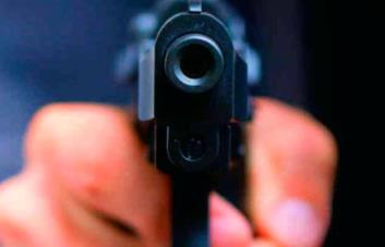 Un muerto y un herido al ser baleados desde vehículo en marcha en Santiago