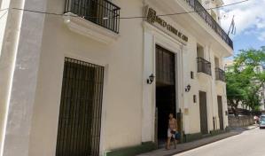 Banco Central de Cuba niega estar vendiendo d&oacute;lares estadounidenses