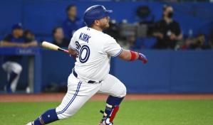 Alejandro Kirk logra 2 jonrones; Azulejos superan a Medias Blancas