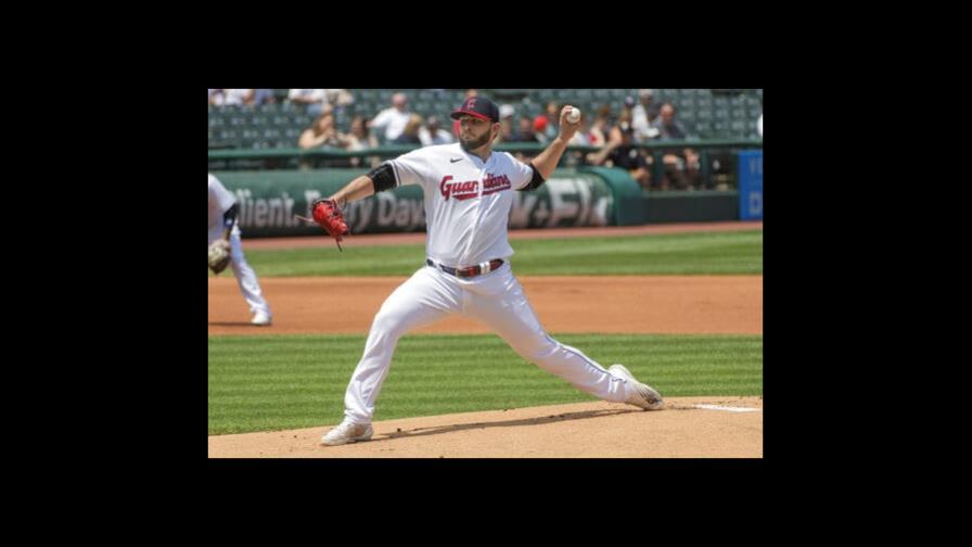 Konnor Pilkington gana por 1ra vez; Guardianes de Cleveland barren a Reales de Kansas