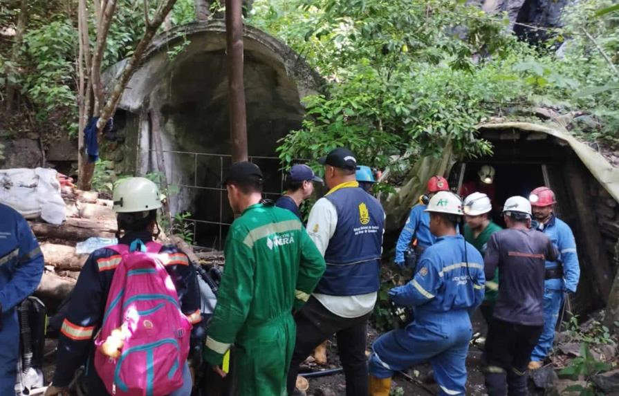 Muere minero mientras sigue búsqueda de otros 14 atrapados en mina colombiana