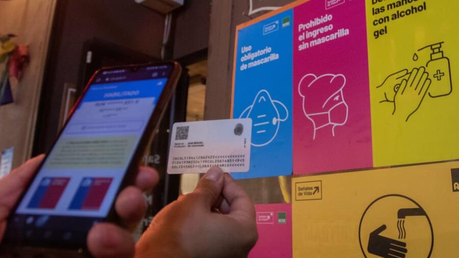 Bloquean pases de movilidad a 1,8 millones de chilenos