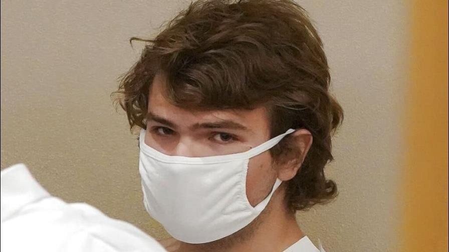 Acusarán de terrorismo y asesinato por odio al autor de la matanza de Búfalo