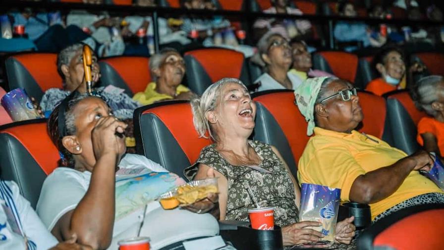 Altice Dominicana y Jompéame llevan a madres y abuelas al cine Altice Dominicana y Jompéame llevan a madres y abuelas al cine