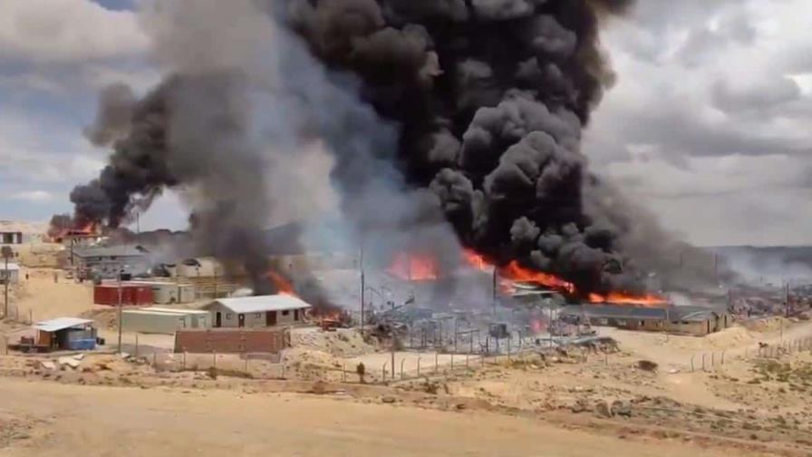 Incendios en Perú afectan campamentos de dos minas de cobre Incendios en Perú afectan campamentos de dos minas de cobre