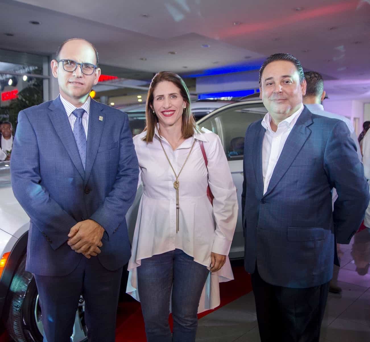 Edgar del Toro, Anya de Del Toro y Opinio Álvarez.