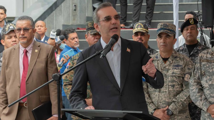 Abinader lanza militares a las calles; ordena firmeza y respeto a los derechos humanos