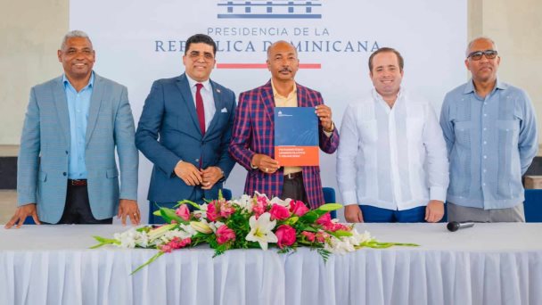 Gobierno entrega RD$20 millones para construcción de iglesia evangélica