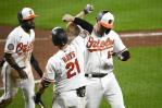 Los Orioles sacuden 4 jonrones y arrollan a  Marineros