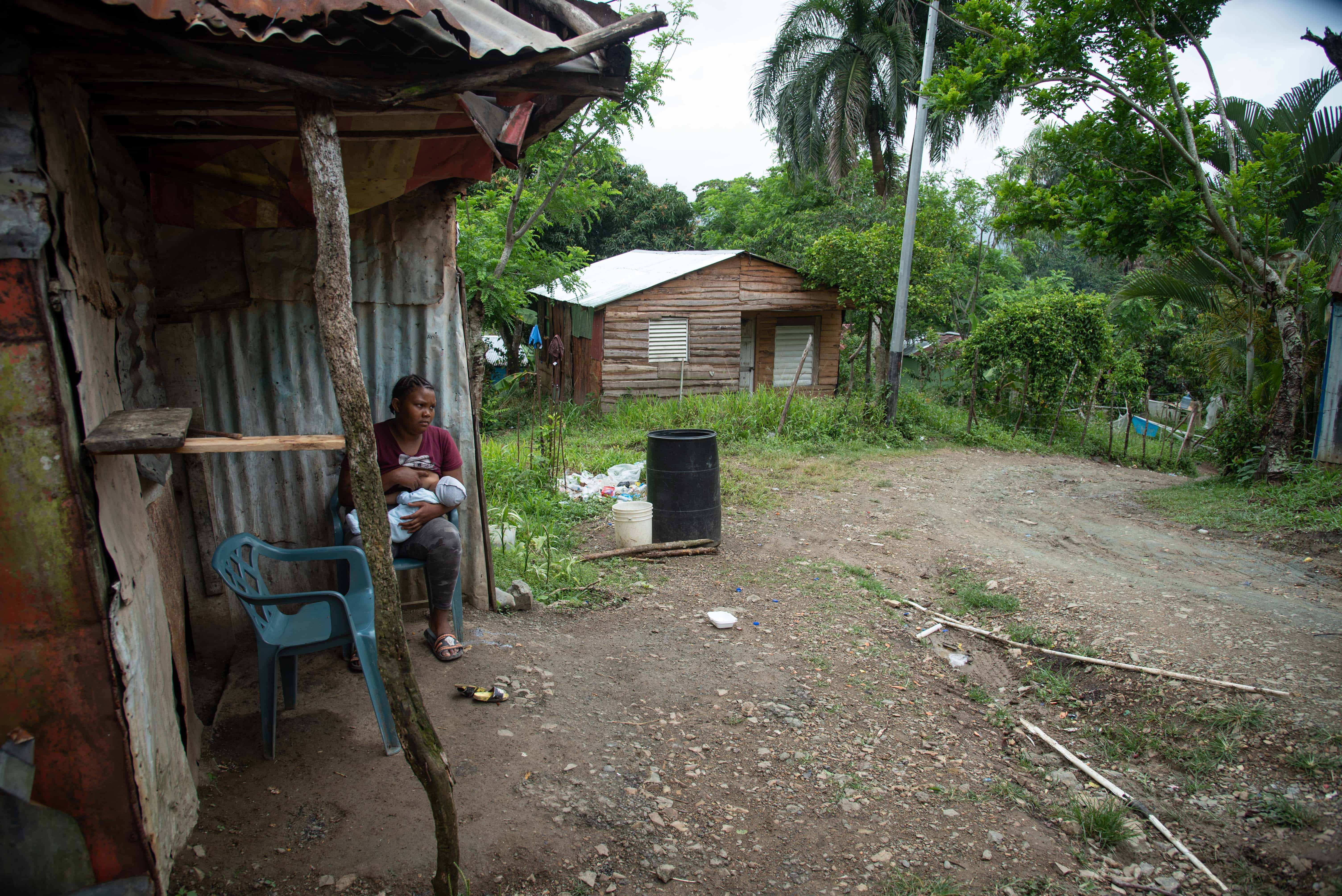 La casa era de&nbsp;hojalata vieja y está a punto de derrubarse.&nbsp;