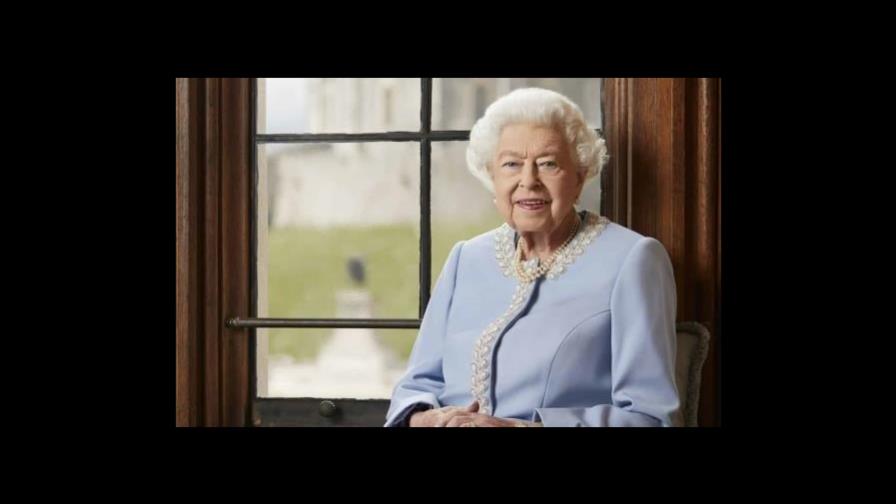 Isabel II no asistirá a la misa en su honor por ciertas molestias