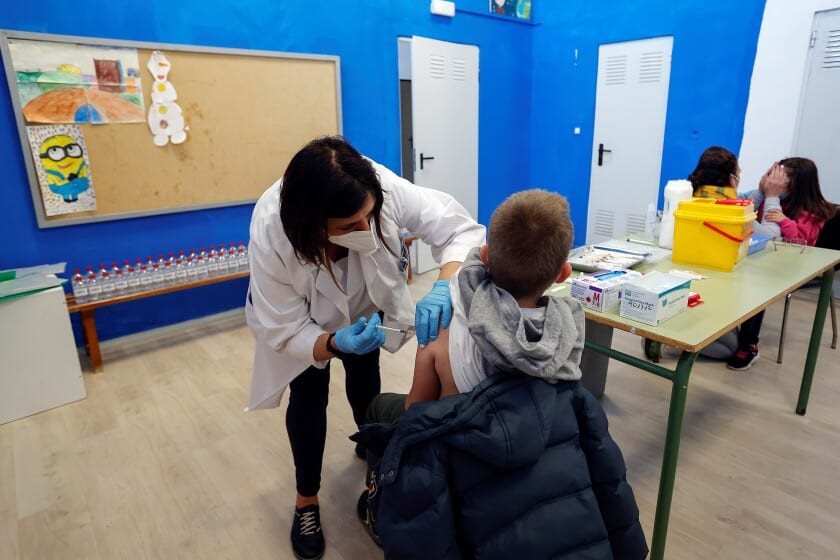 EEUU espera empezar a vacunar este mes a los niños de menos de seis años