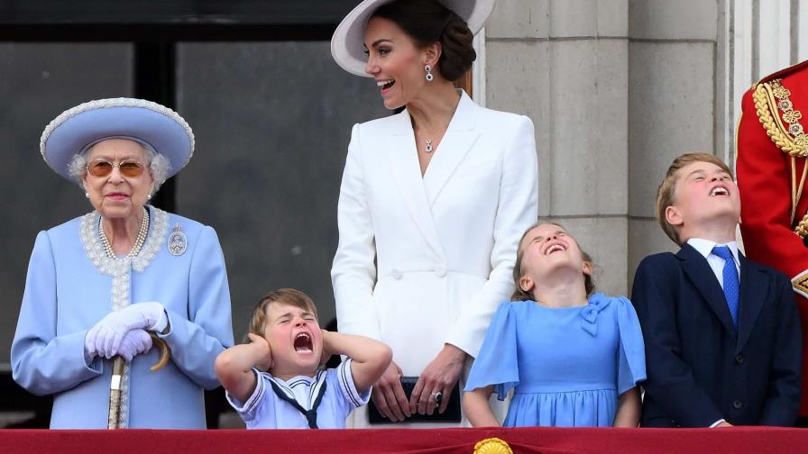 El príncipe Luis se roba la atención durante el Jubileo de la reina Isabel II El príncipe Luis se roba la atención durante el Jubileo de la reina Isabel II