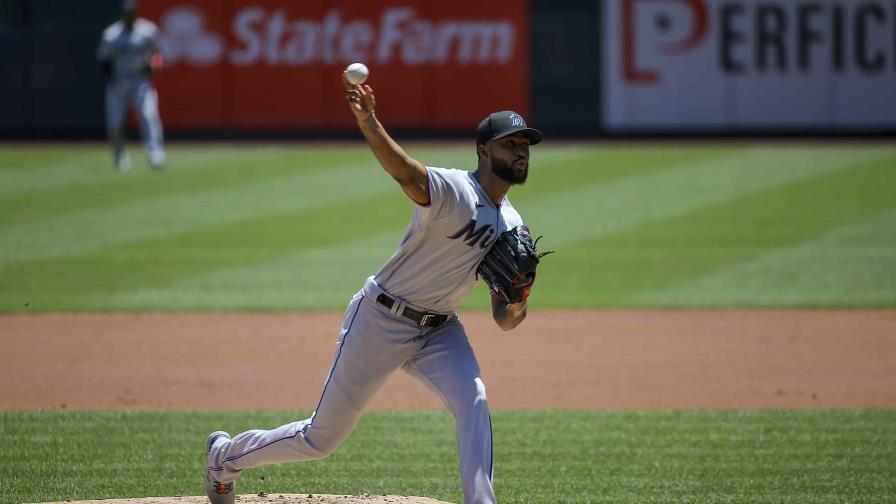 Cueto y Alcántara lanzan hoy en las Grandes Ligas