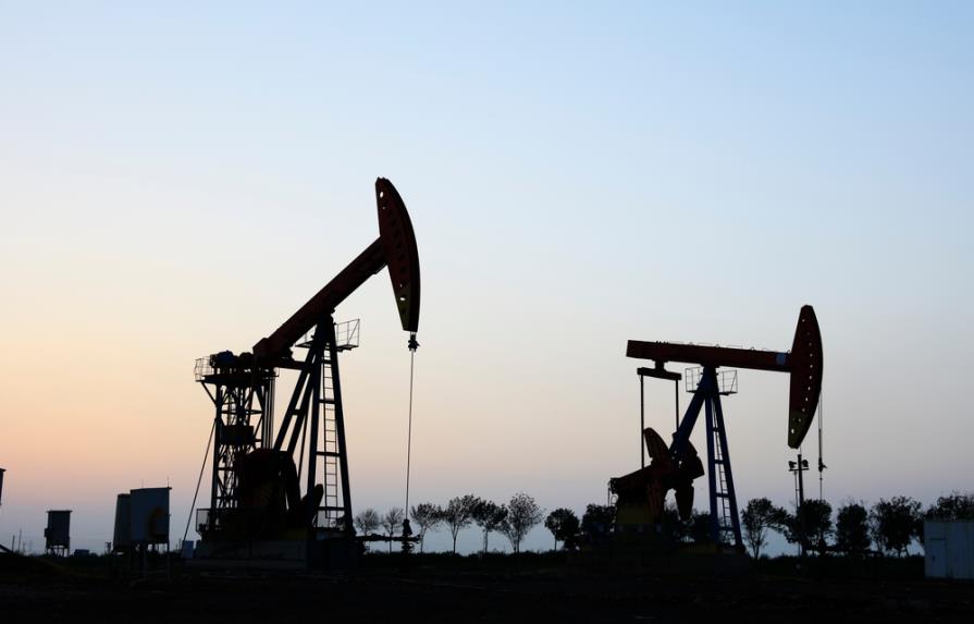 Las reservas de petróleo estadounidense caen más de lo previsto