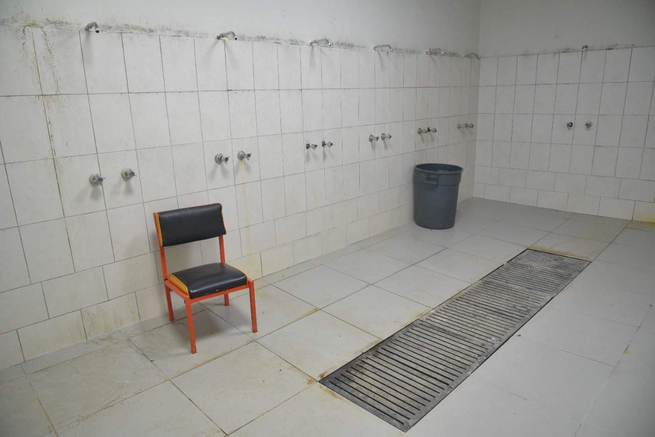 Duchas clubhouse de visitantes en el estadio Cibao