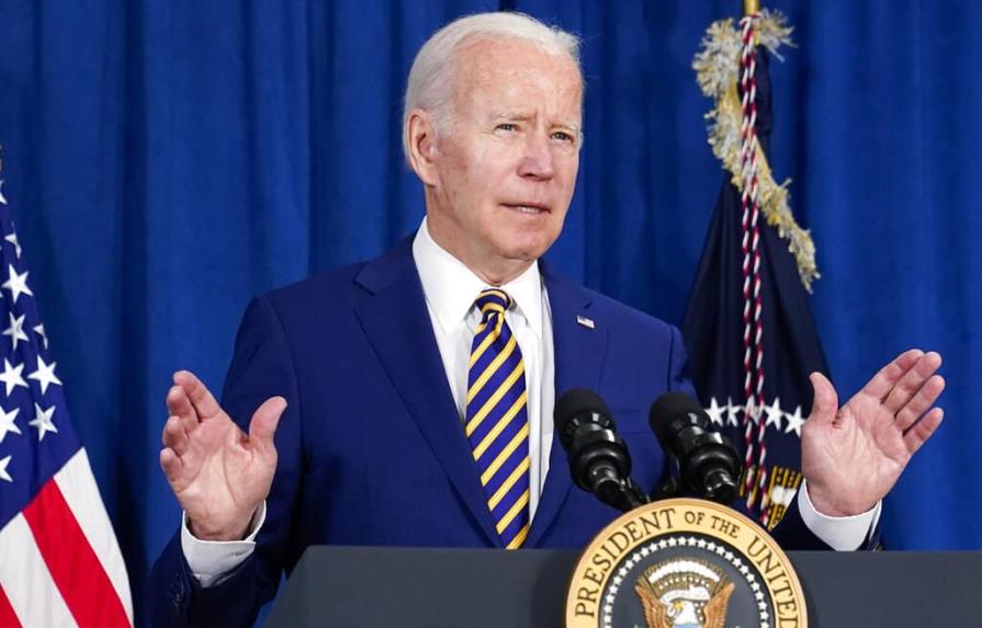 Biden urge a prohibir en EEUU vender armas de asalto a particulares