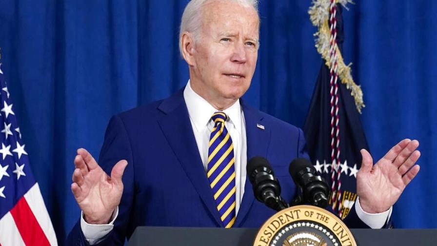 Biden urge a prohibir en EEUU vender armas de asalto a particulares