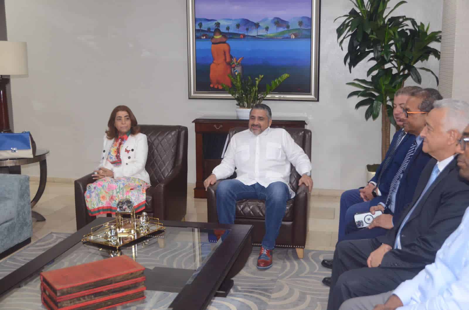 Miembros del pleno de la JCE durante la reunión con la Fuerza del Pueblo y el BIS.     <strong>Foto: Fuente Externa</strong>