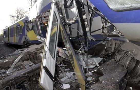 Suben a cuatro los muertos en accidente de tren al sur de Alemania