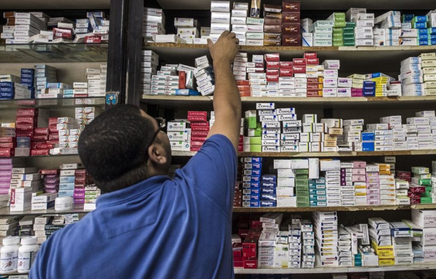 Condenan a dos hombres por montar 21 farmacias falsas en Miami