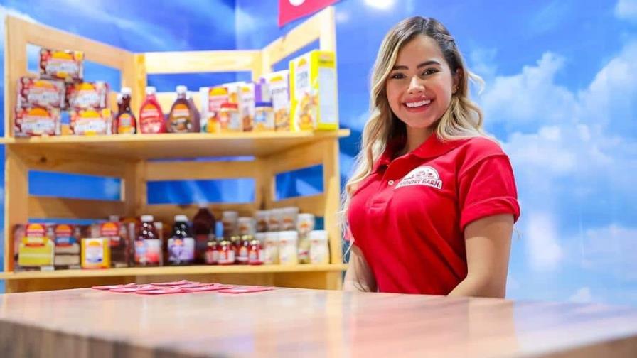 Comercio de provisiones presenta ofertas en feria con presencia de 120 negocios