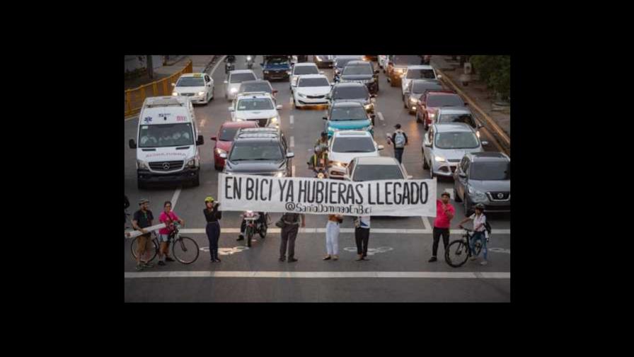 Colectivo realiza concentración para promover uso de la bicicleta en Santo Domingo