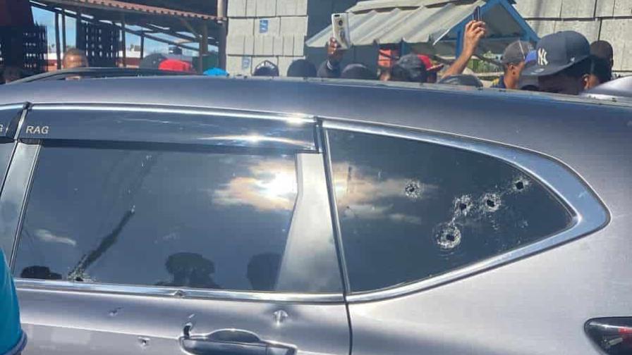 Dos muertos y un herido en ataque a tiros yipeta en la carretera Mella
