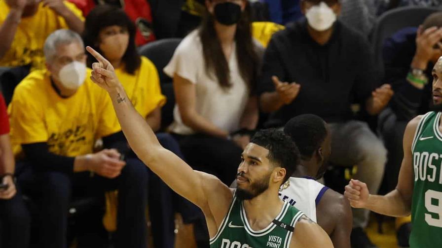 A Tatum no le importa que siga tirando tan mal si seguimos ganando A Tatum no le importa que siga tirando tan mal si seguimos ganando