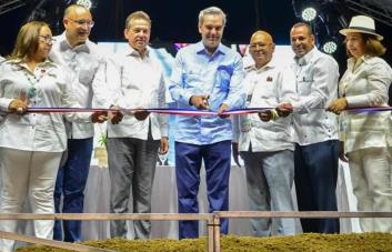 Abinader inaugura y deja iniciadas obras en Santiago