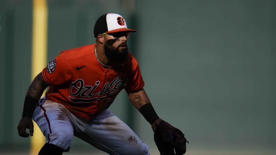 Mancini dispara largo jonrón; Orioles superan a Guardianes Mancini dispara largo jonrón; Orioles superan a Guardianes