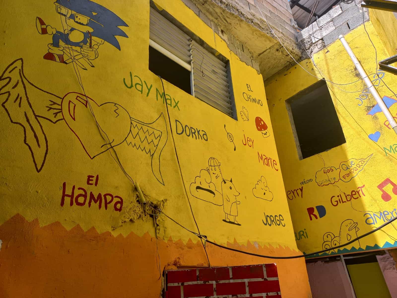 Parte de los trabajos realiados por el joven en su residencia.