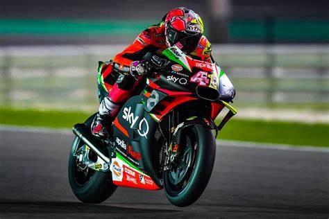 Aleix Espargaró firma una pole de récord en casa en MotoGP